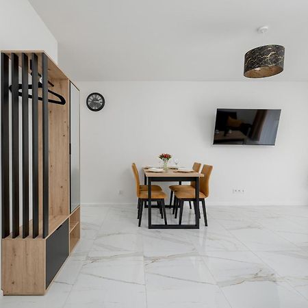 Miedzywodzie Beautiful Apartment With Garden & Parking By Noclegi Renters Exterior photo